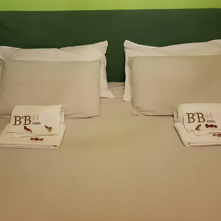 Bed and Breakfast B&b44 *